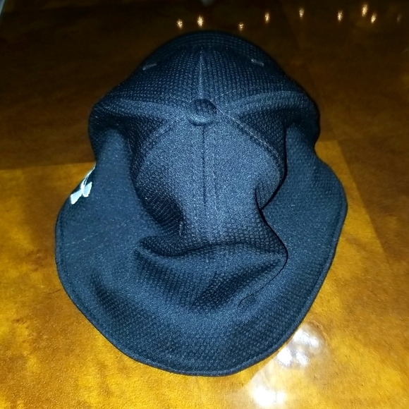 Gently worn once or twice Under Armour Black BB Cap - Picture 4 of 8